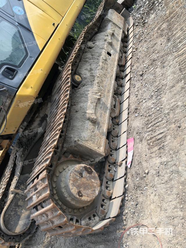 右側行走馬達蓋板(行走機構) 右側行走馬達蓋板(行走機構)