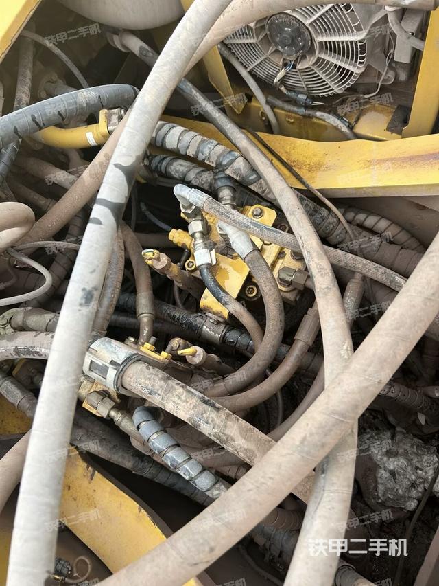 回轉(zhuǎn)馬達(dá)（上車部件）