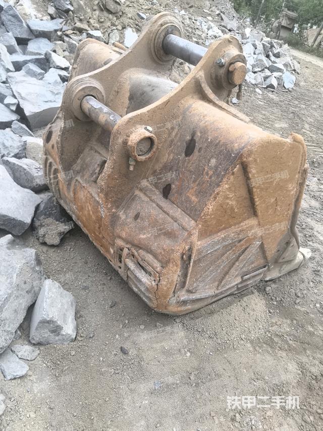 鏟斗45度(工作和回轉(zhuǎn)裝置) 鏟斗45度(工作和回轉(zhuǎn)裝置)