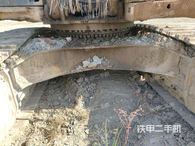 轉(zhuǎn)盤和下車架正前（工作和回轉(zhuǎn)裝置）