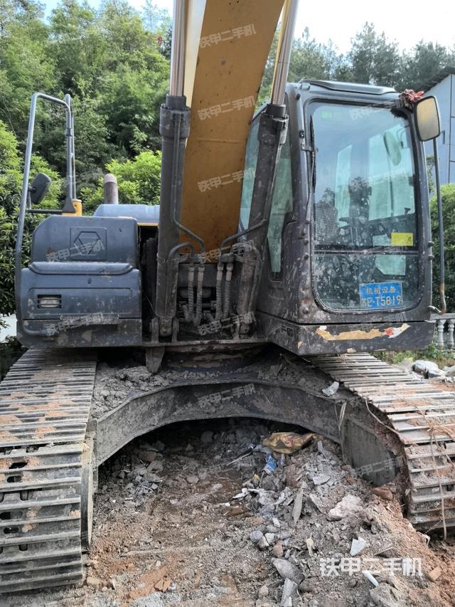 大臂油缸整體?豎拍（工作和回轉(zhuǎn)裝置）