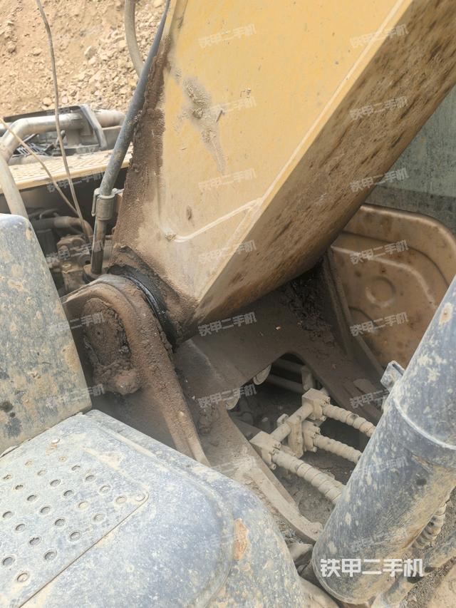 大臂根部?斜視(工作和回轉(zhuǎn)裝置) 大臂根部?斜視(工作和回轉(zhuǎn)裝置)