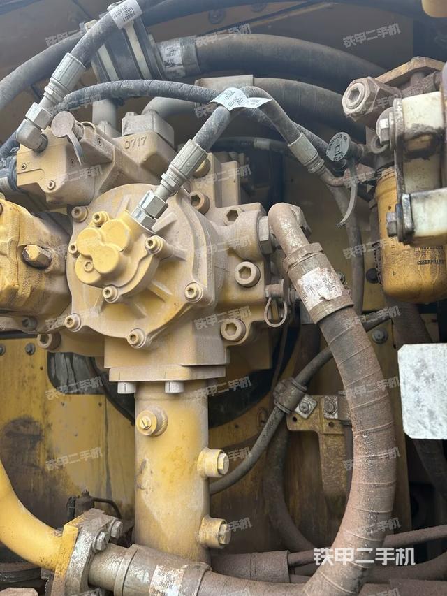 液壓泵斜45?左（大件艙室）