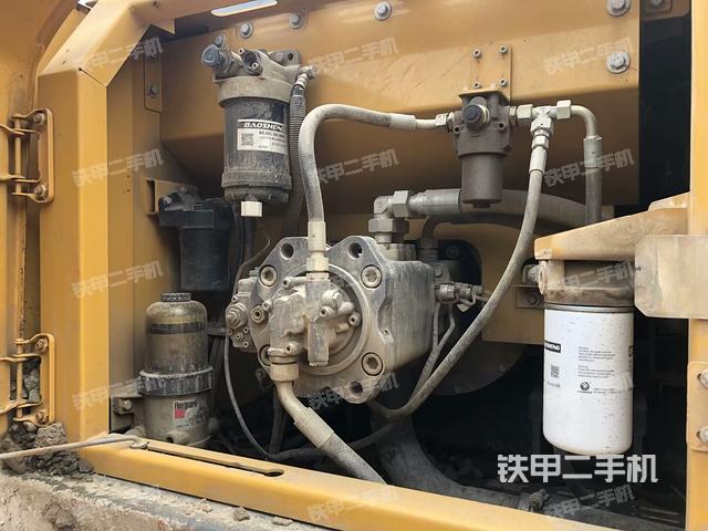 液壓泵斜45?左（大件艙室）