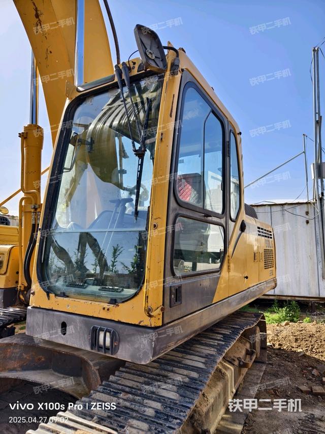 駕駛室整體（整機外觀）