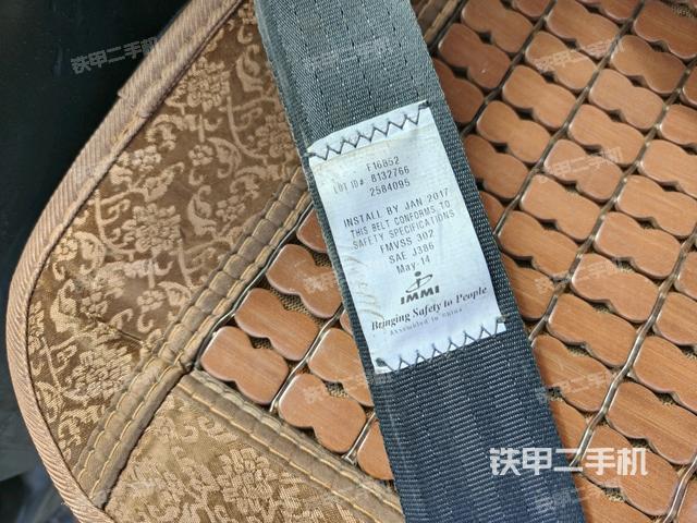 駕駛室左后45度(駕駛室部分) 駕駛室左后45度(駕駛室部分)