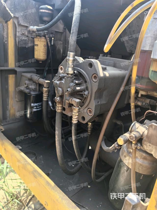 液壓泵斜45?右(大件艙室) 液壓泵斜45?右(大件艙室)