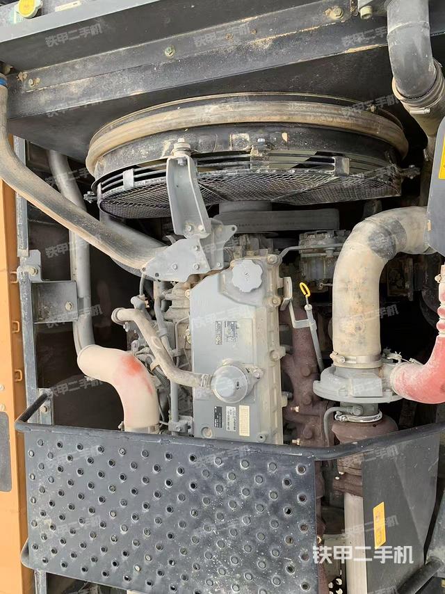 發(fā)動機整體俯視(整機外觀) 發(fā)動機整體俯視(整機外觀)