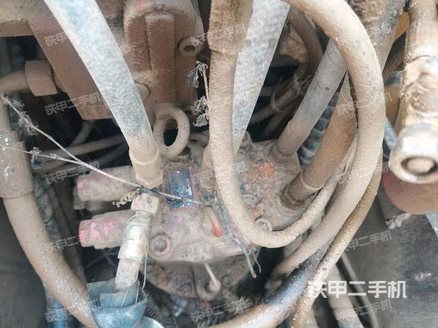 回轉(zhuǎn)馬達(dá)（上車部件）