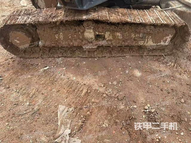 單側(cè)履帶整體（整機(jī)外觀）