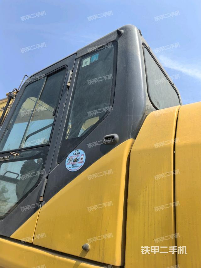 駕駛室左后45度(駕駛室部分) 駕駛室左后45度(駕駛室部分)