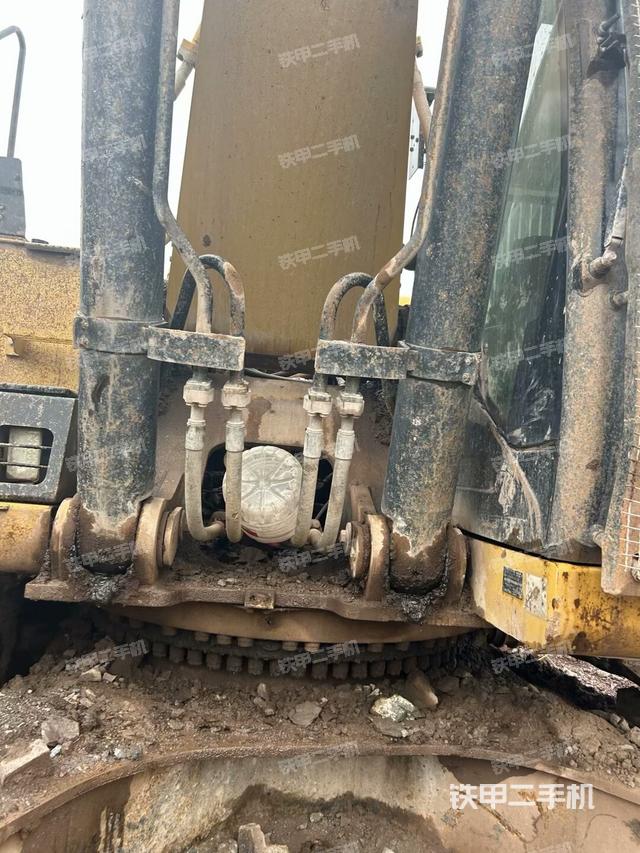 大臂背部俯視（工作和回轉(zhuǎn)裝置）