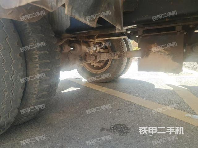 單側(cè)履帶整體(整機(jī)外觀) 單側(cè)履帶整體(整機(jī)外觀)