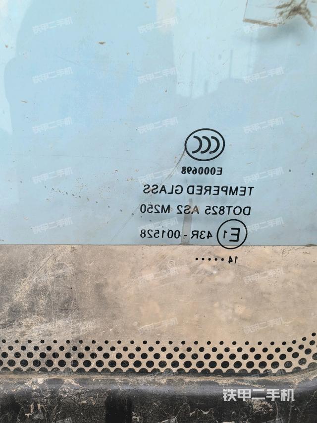 后窗玻璃角標(biāo)（駕駛室部分）