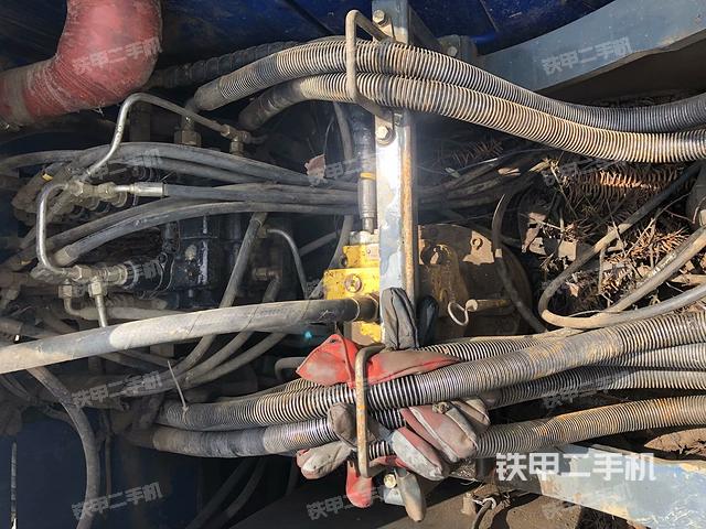 回轉(zhuǎn)馬達（上車部件）