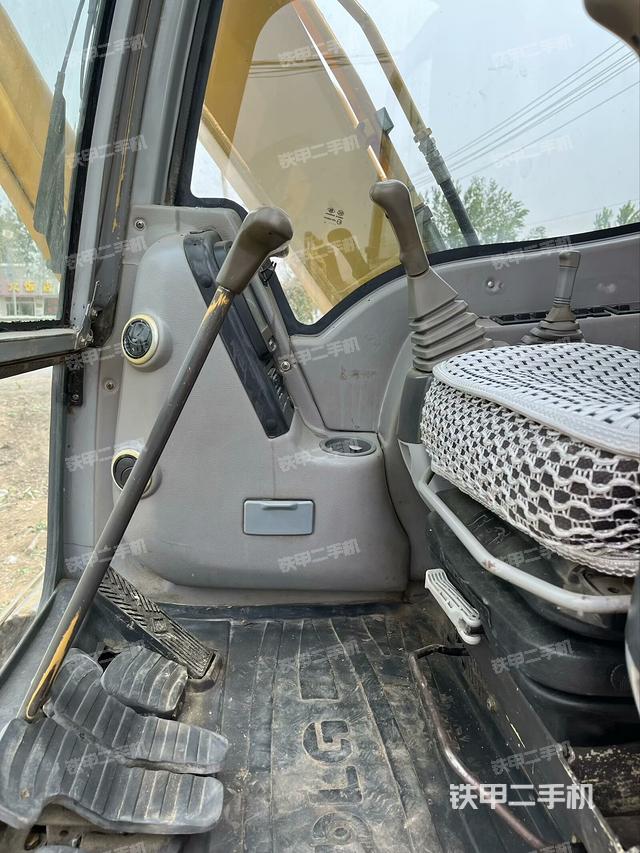 駕駛室頂部（整機(jī)外觀）