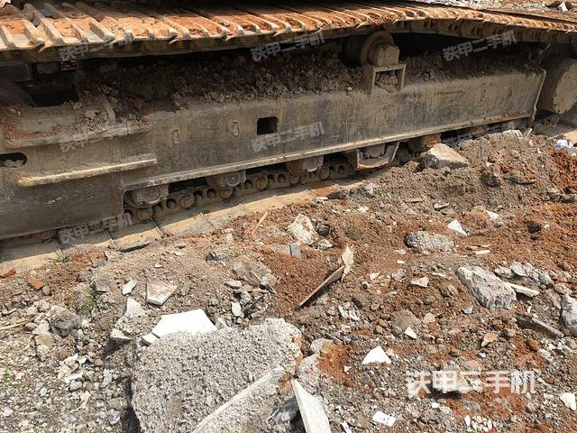 右驅(qū)動輪（行走機構(gòu)）