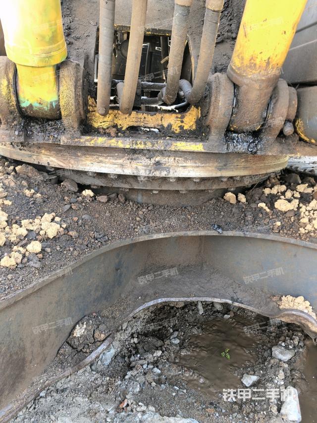 转盘和下车架正前（工作和回转装置）