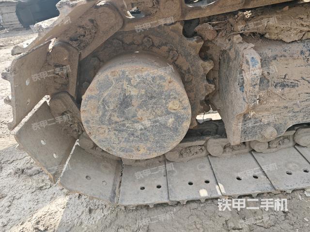 右驅(qū)動輪（行走機構(gòu)）