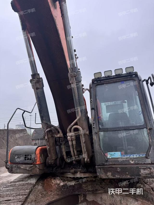 大臂油缸整體?豎拍（工作和回轉(zhuǎn)裝置）