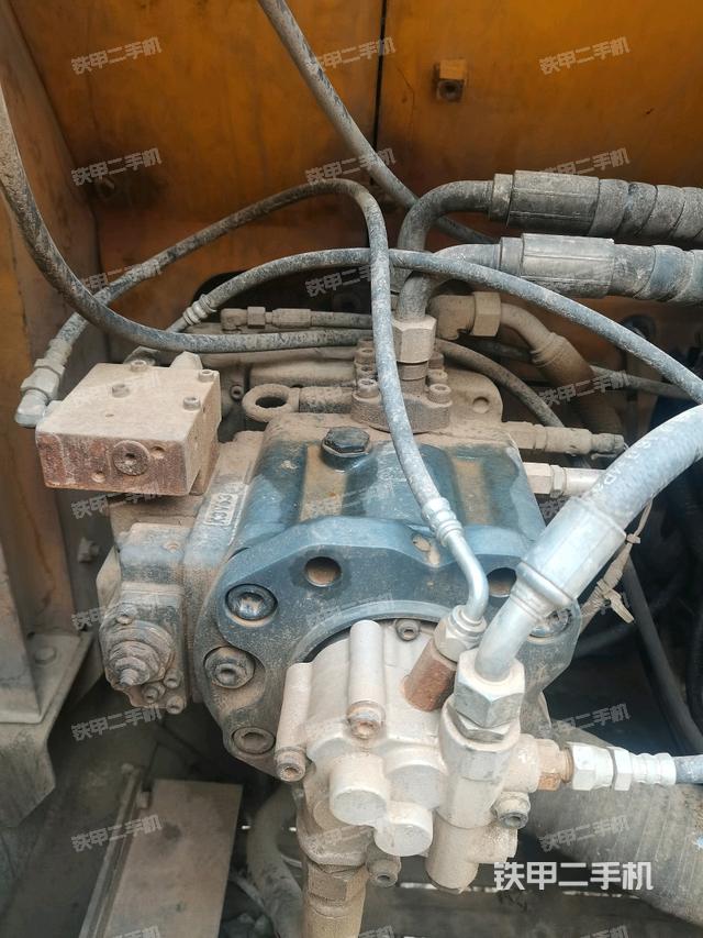 液壓泵斜45?左（大件艙室）