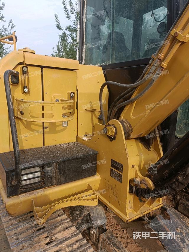 大臂根部?斜（工作和回轉(zhuǎn)裝置）