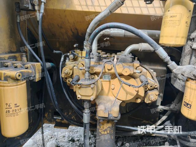 散熱器正面(大件艙室) 散熱器正面(大件艙室)