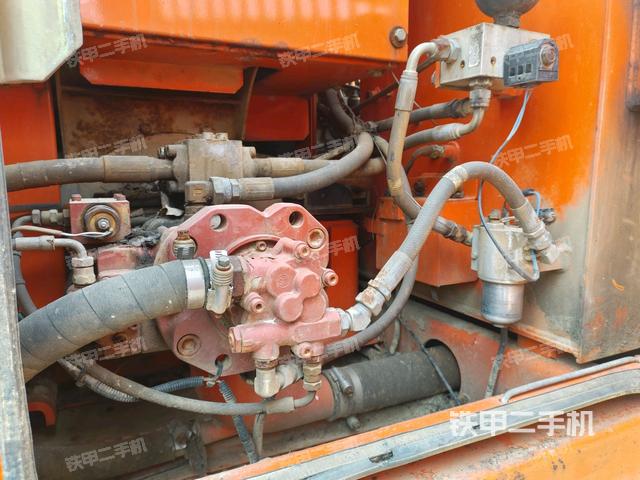 液壓泵斜45?左(大件艙室) 液壓泵斜45?左(大件艙室)