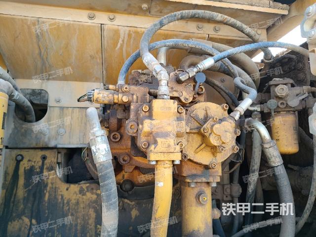 液壓泵斜45?右（大件艙室）