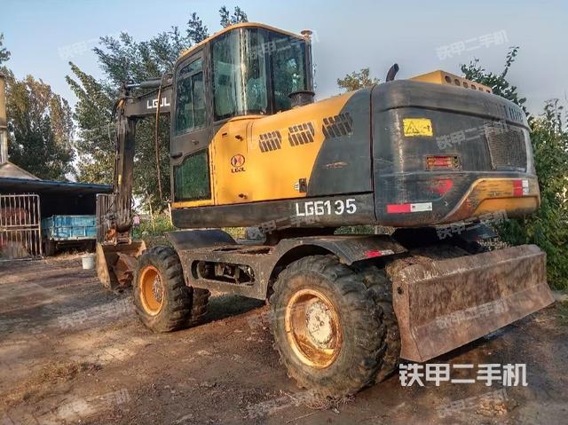 整機(jī)右后45°(整機(jī)外觀) 整機(jī)右后45°(整機(jī)外觀)