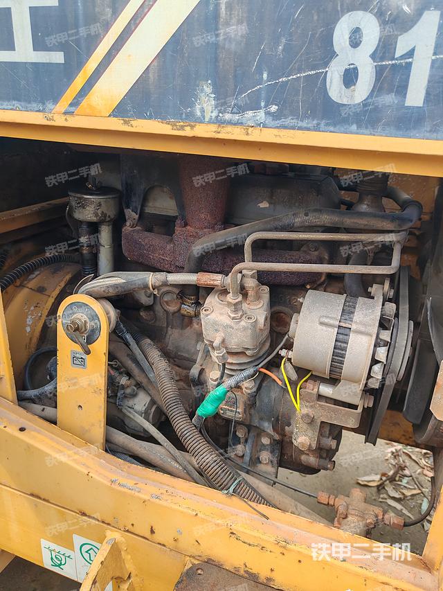 發(fā)動(dòng)機(jī)右側(cè)（整機(jī)外觀及大件）