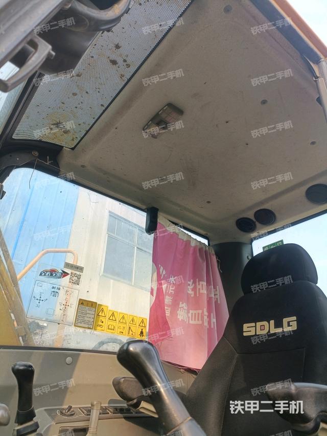 ?駕駛室正側(cè)（駕駛室部分）