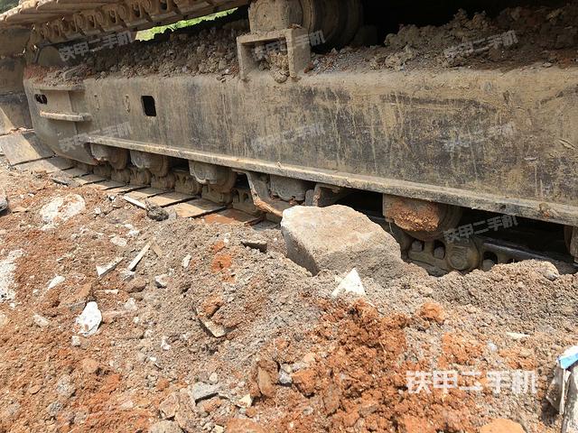 右側(cè)行走馬達蓋板（行走機構(gòu)）