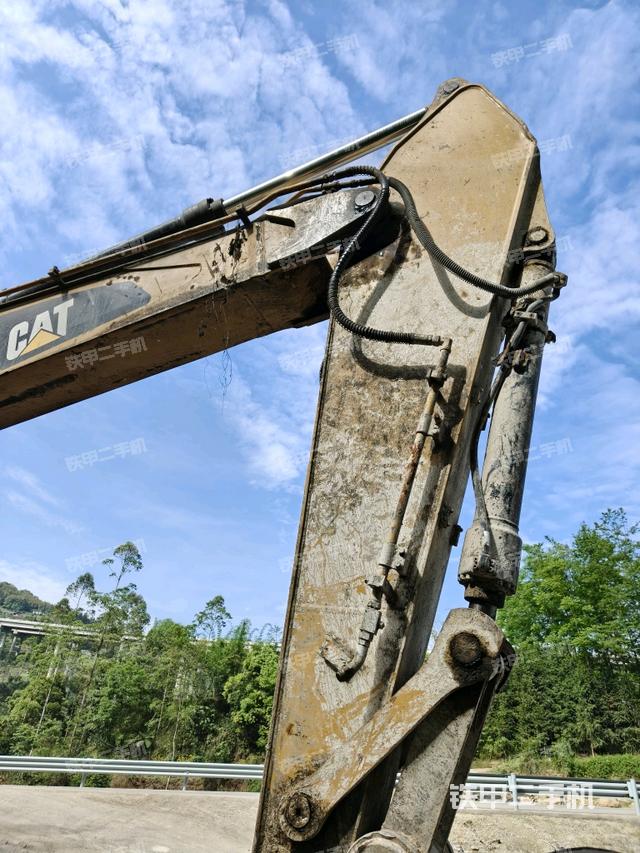 大臂油缸整體?豎拍(工作和回轉(zhuǎn)裝置) 大臂油缸整體?豎拍(工作和回轉(zhuǎn)裝置)