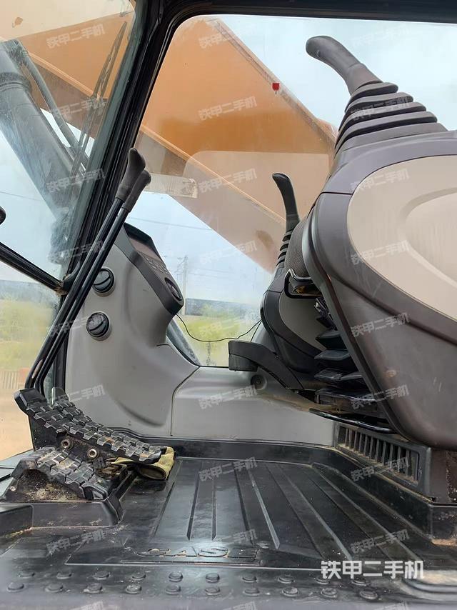 駕駛室整體(整機外觀) 駕駛室整體(整機外觀)