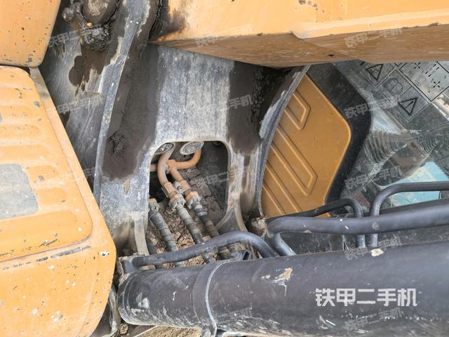 大臂根部?斜視（工作和回轉(zhuǎn)裝置）