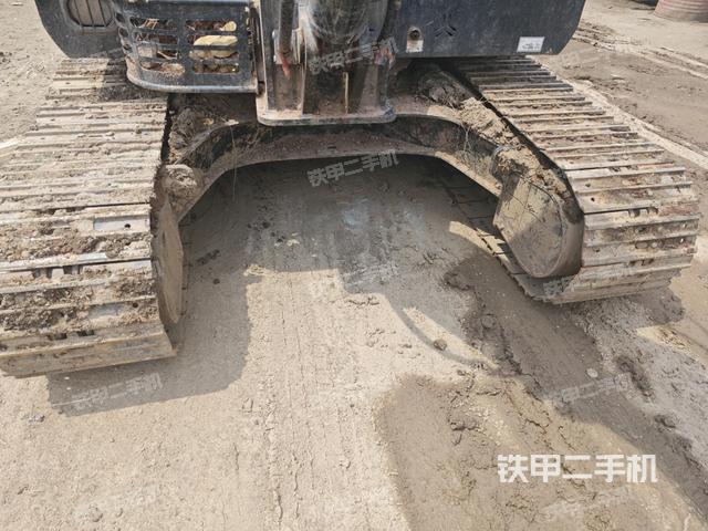 轉(zhuǎn)盤和下車架正前（工作和回轉(zhuǎn)裝置）