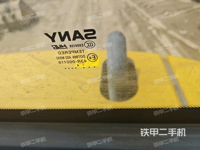 后窗玻璃角標(biāo)（駕駛室部分）