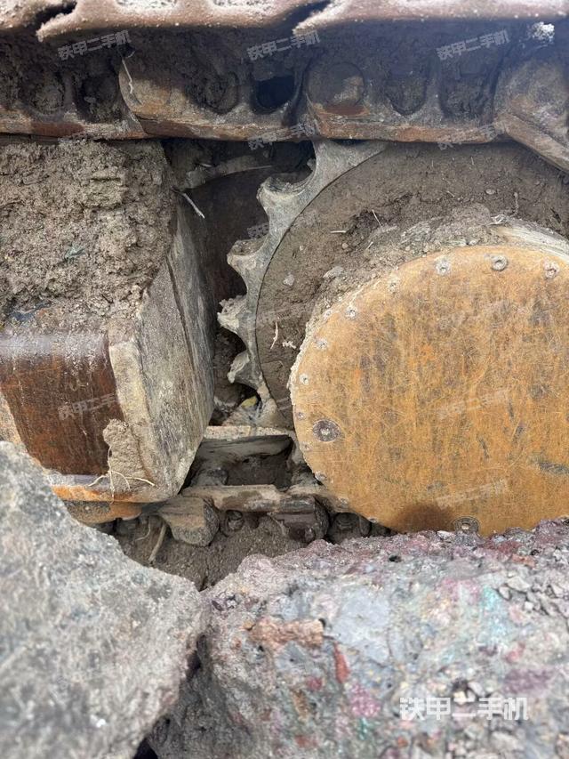 左驅(qū)動(dòng)輪（行走機(jī)構(gòu)）