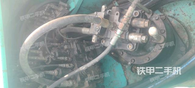 回轉(zhuǎn)馬達和主控閥（整機外觀）