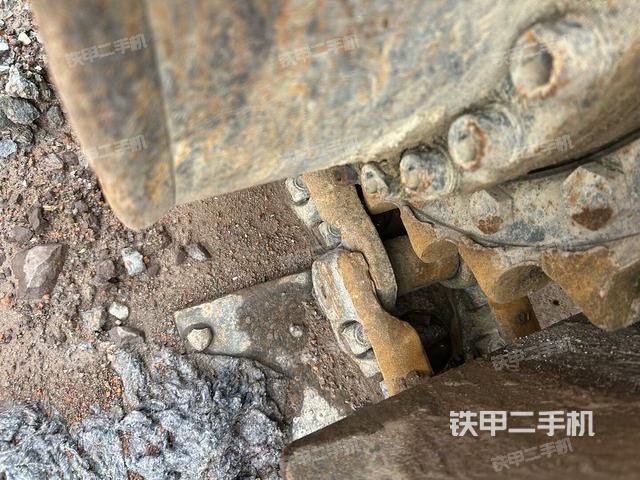 左驅(qū)動(dòng)輪（行走機(jī)構(gòu)）