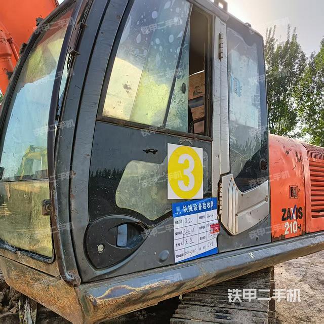 駕駛室整體（整機外觀）