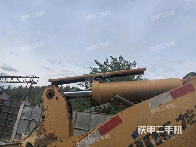 鏟斗油缸側(cè)面(工作裝置) 鏟斗油缸側(cè)面(工作裝置)