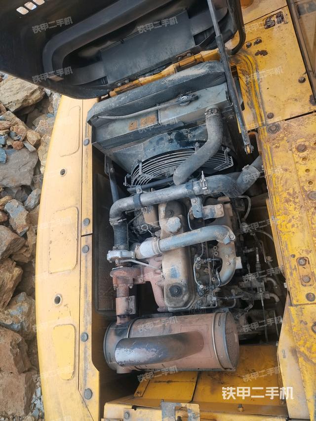 發(fā)動(dòng)機(jī)室（上車部件）