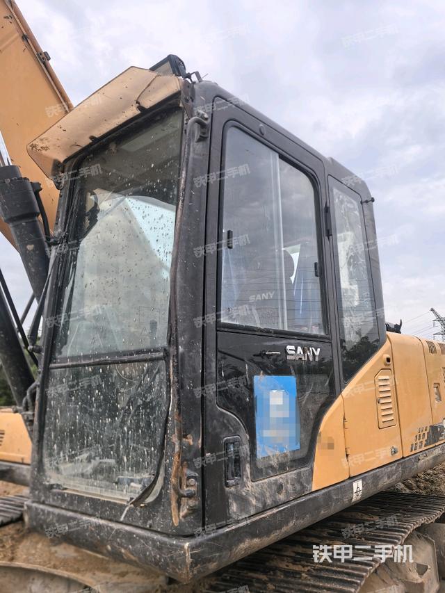 駕駛室左前45度（駕駛室部分）