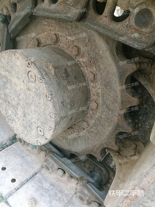 右驅(qū)動輪（行走機(jī)構(gòu)）