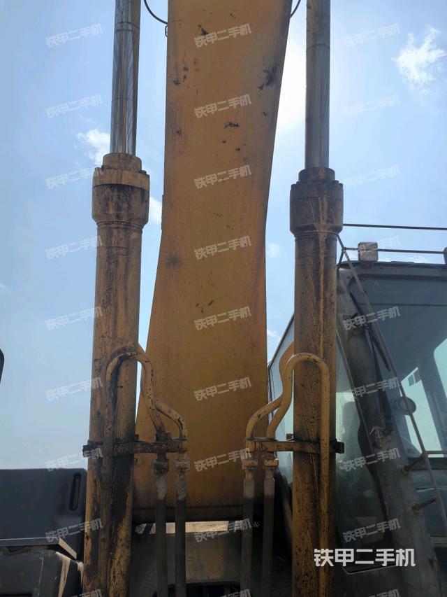 大臂油缸整體?豎拍(工作和回轉裝置) 大臂油缸整體?豎拍(工作和回轉裝置)