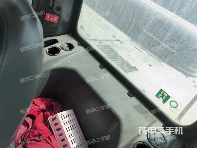 座椅后部(駕駛室部分) 座椅后部(駕駛室部分)