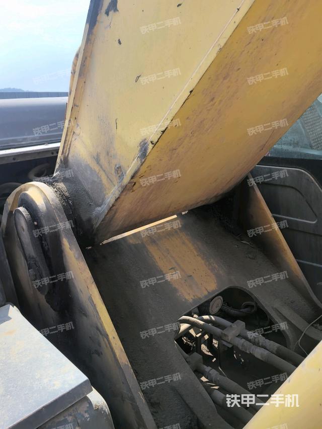 大臂根部?斜視(工作和回轉裝置) 大臂根部?斜視(工作和回轉裝置)