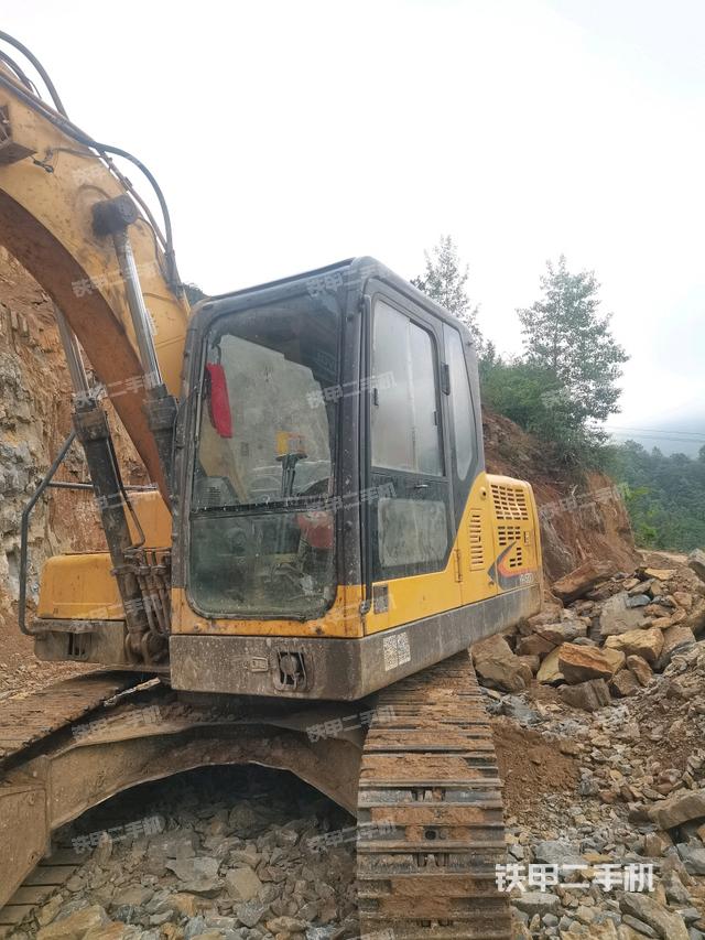 駕駛室左前45度（駕駛室部分）